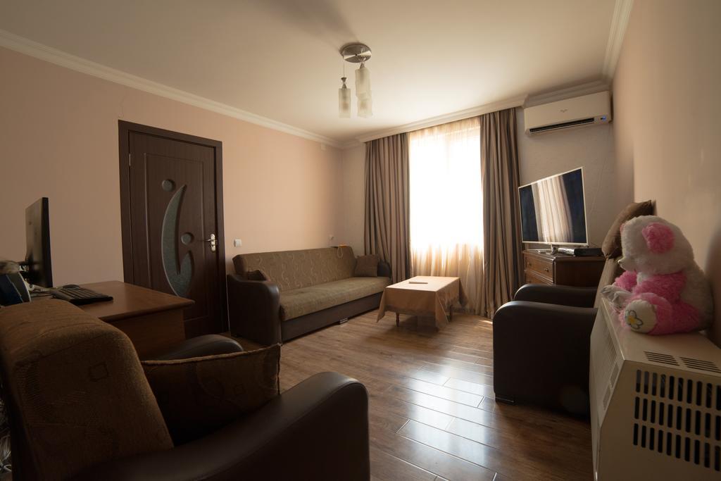 Angisa Apartment Batumi Exteriör bild