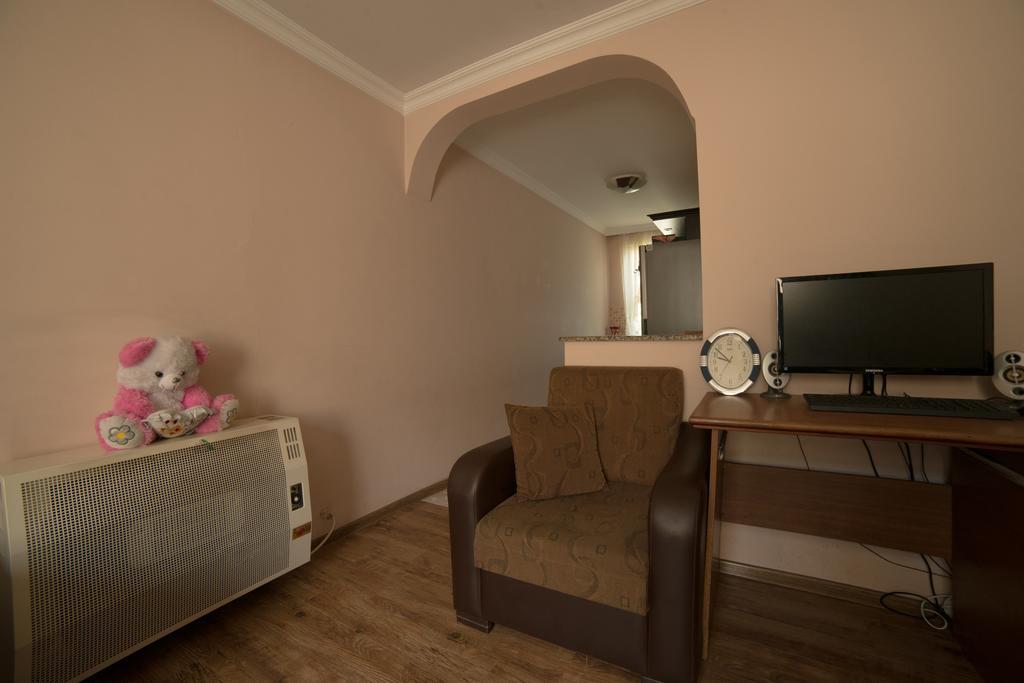 Angisa Apartment Batumi Exteriör bild
